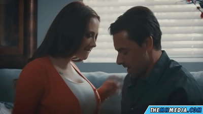 Romantyczny seks z dobrą biuściastą mamusią